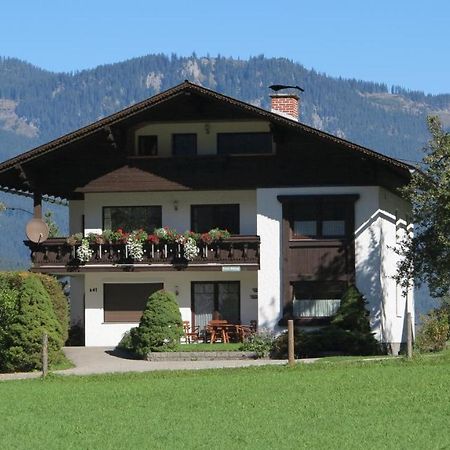 Ferienwohnung Kunterbunt Gosau Zimmer foto